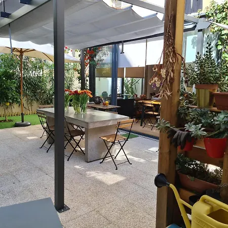 Alto De Santo Amaro Terrace * リスボン